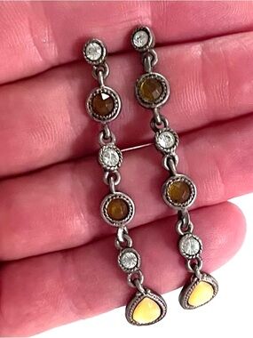 Vintage Dangle Earrings 💛